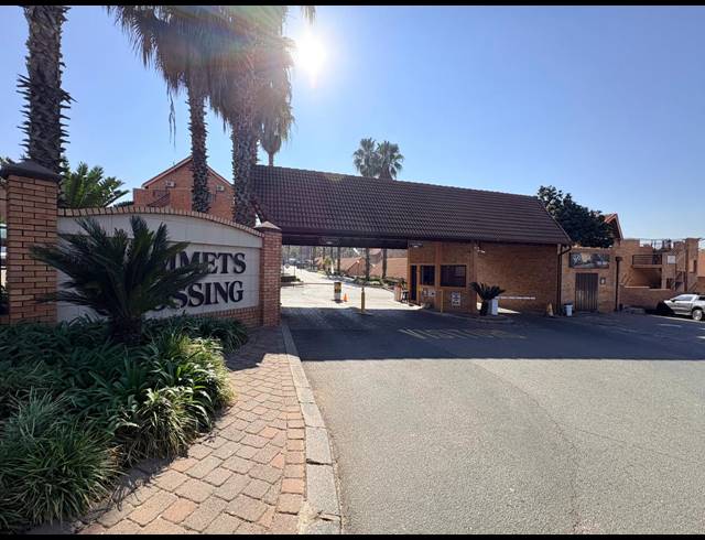 101M² OFFICE TO LET IN FOURWAYS